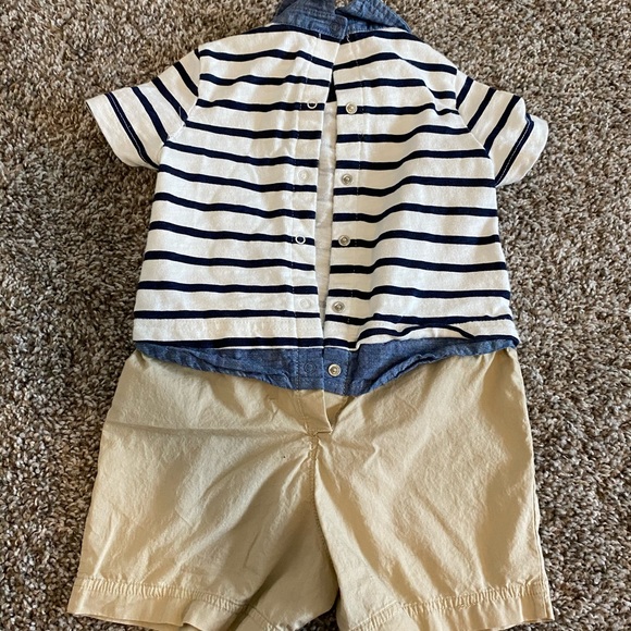 ⚡️SALE⚡️GAP toddler outfit - Picture 2 of 2